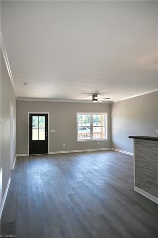 129 E Oakdale Street, Mount Airy, NC 27030