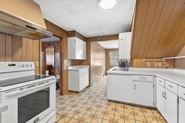 4723 Shirley AVENUE, Mount Pleasant, WI 53406