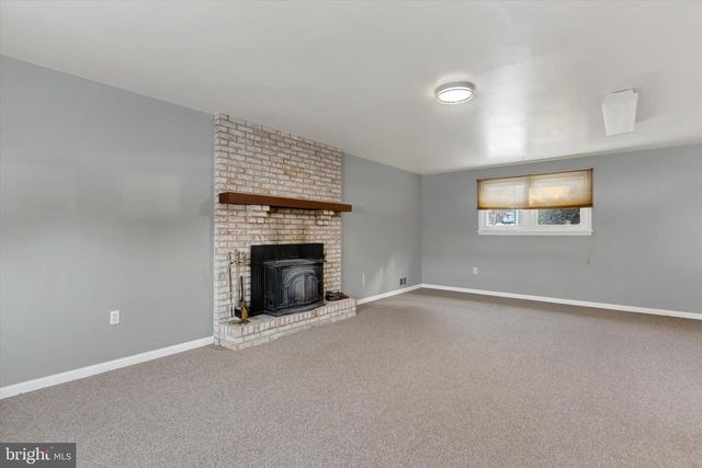 2975 CYPRESS RD S, Dover, PA 17315