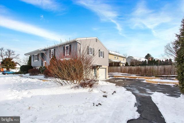 2975 CYPRESS RD S, Dover, PA 17315