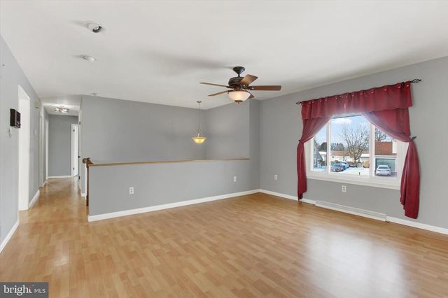 2975 CYPRESS RD S, Dover, PA 17315