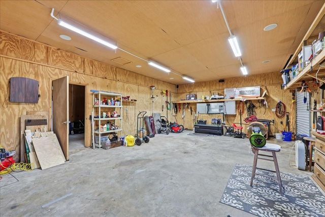 8483 Wingfield Drive, Lumberton, TX 77657