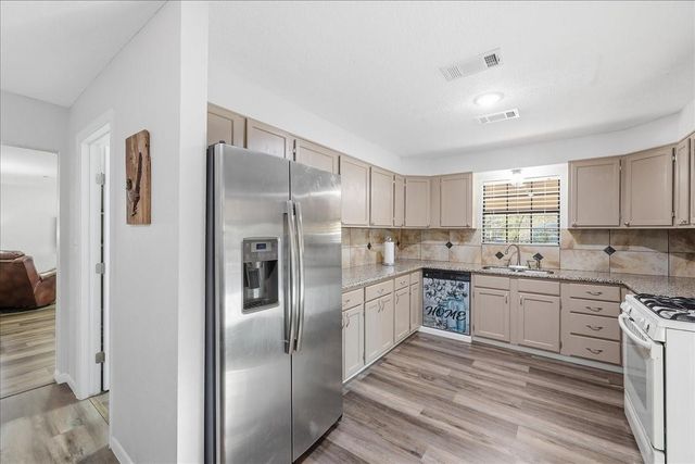 8483 Wingfield Drive, Lumberton, TX 77657