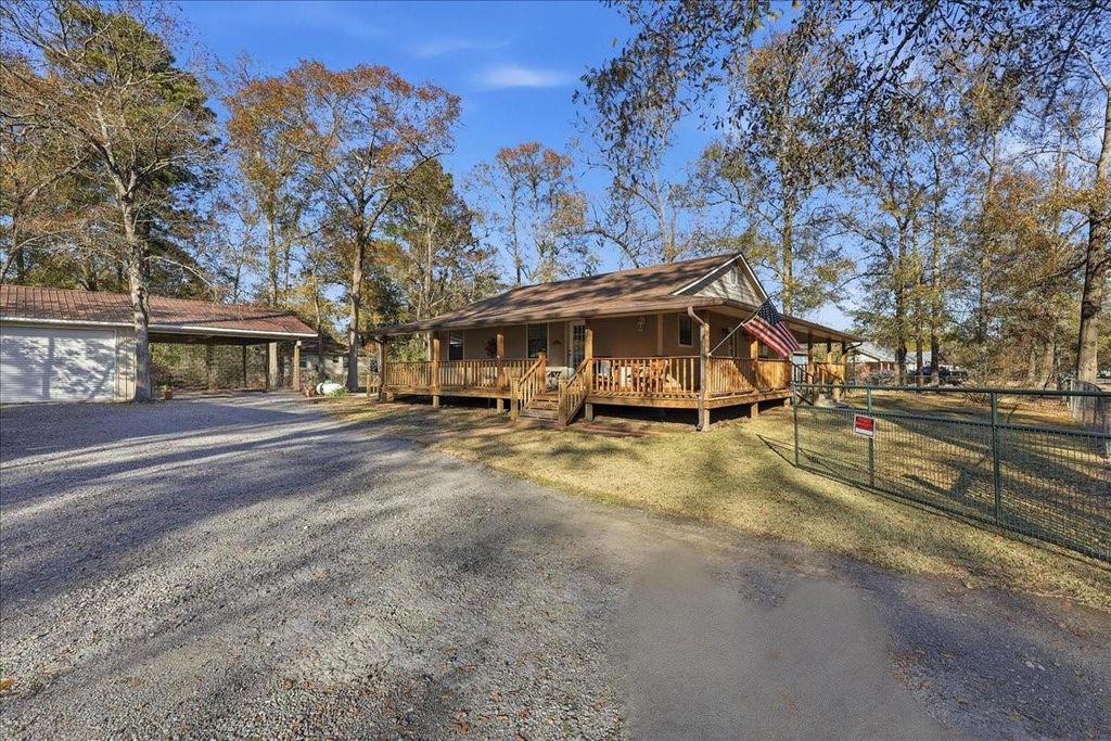 8483 Wingfield Drive, Lumberton, TX 77657