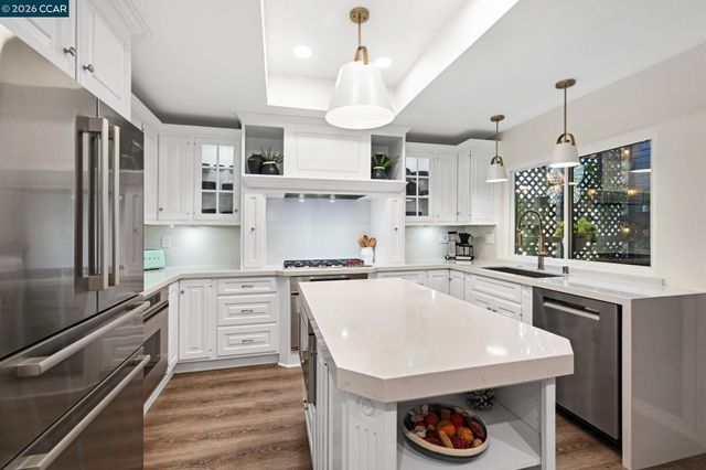 1713 Geary Rd, Walnut Creek, CA 94597