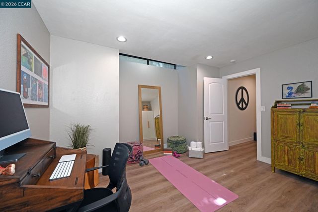 1713 Geary Rd, Walnut Creek, CA 94597