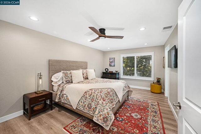 1713 Geary Rd, Walnut Creek, CA 94597