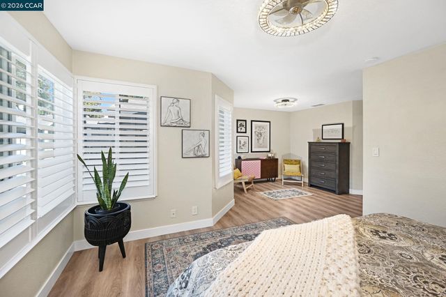 1713 Geary Rd, Walnut Creek, CA 94597