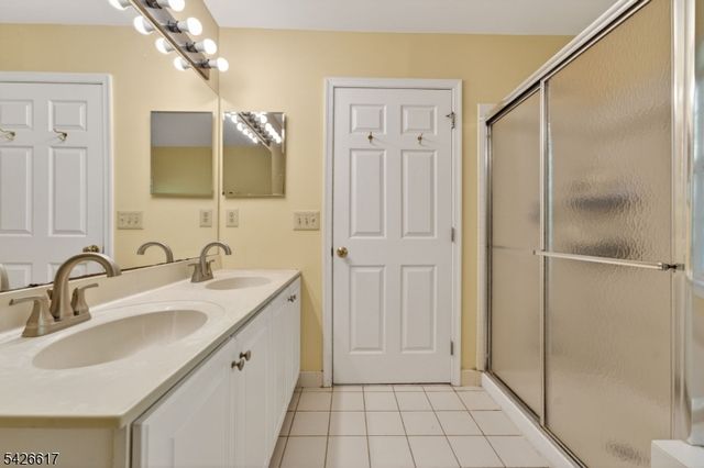 124 York Dr, Montgomery Twp., NJ 08540