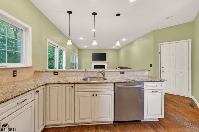 124 York Dr, Montgomery Twp., NJ 08540