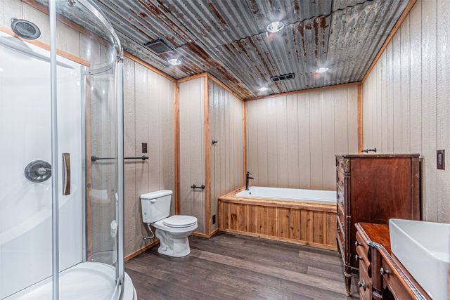 1398 Zagota Crossing Road, Terrell, TX 75161