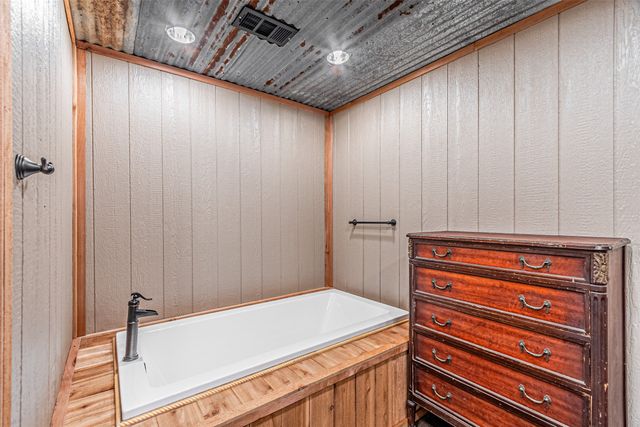 1398 Zagota Crossing Road, Terrell, TX 75161