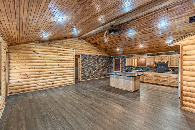 1398 Zagota Crossing Road, Terrell, TX 75161