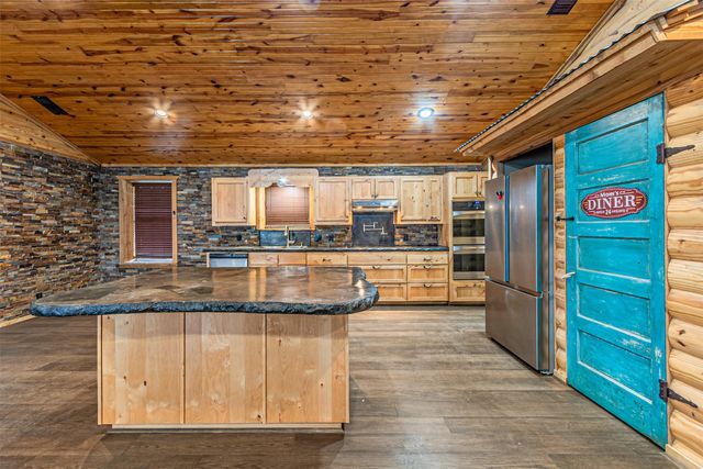 1398 Zagota Crossing Road, Terrell, TX 75161