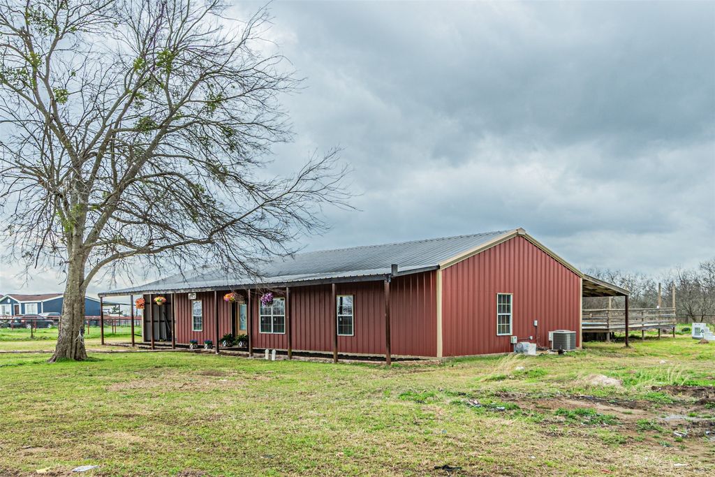 1398 Zagota Crossing Road, Terrell, TX 75161