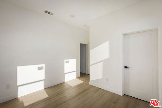 2651 Vineyard Avenue, Los Angeles, CA 90016