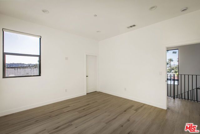 2651 Vineyard Avenue, Los Angeles, CA 90016