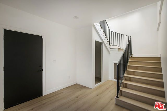 2651 Vineyard Avenue, Los Angeles, CA 90016