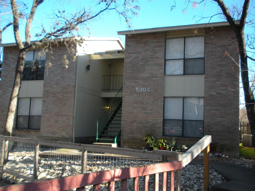 5303 Saint Georges Green D, Austin, TX 78745