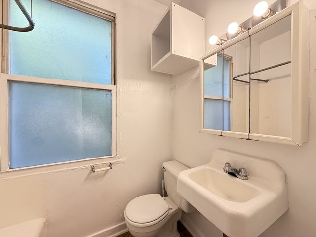4060 N KENMORE Avenue 302, Chicago, IL 60613