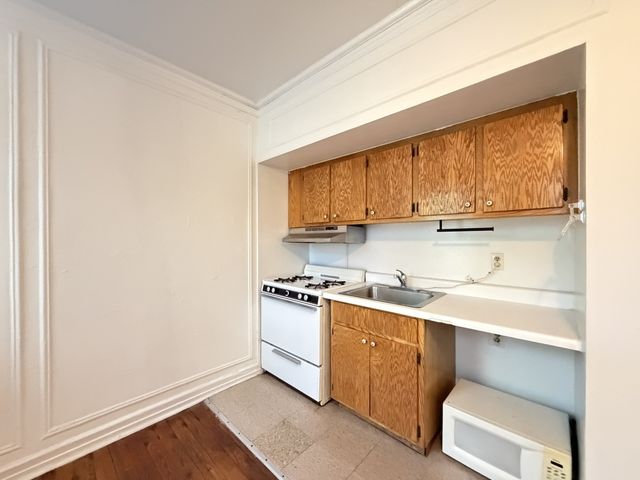 4060 N KENMORE Avenue 302, Chicago, IL 60613