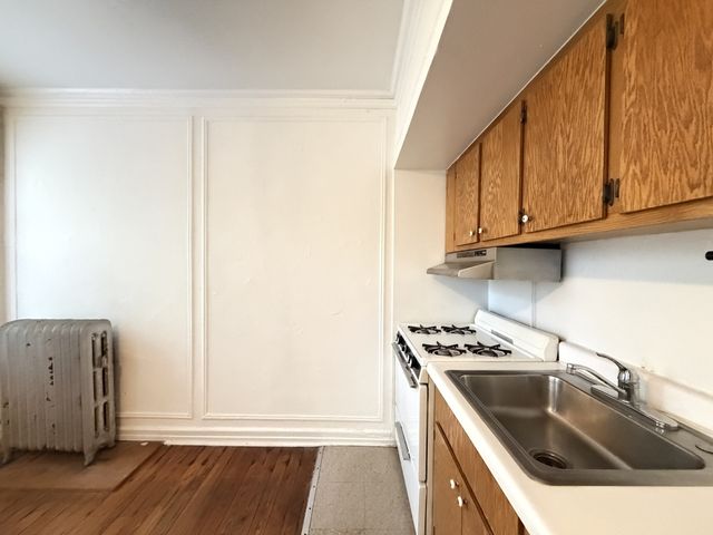 4060 N KENMORE Avenue 302, Chicago, IL 60613