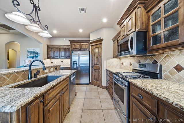 8416 N 76 East Avenue, Owasso, OK 74055