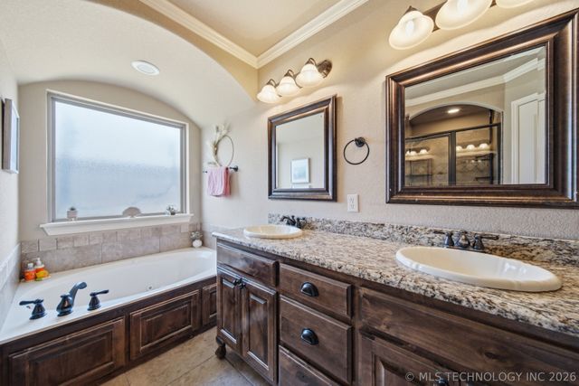 8416 N 76 East Avenue, Owasso, OK 74055