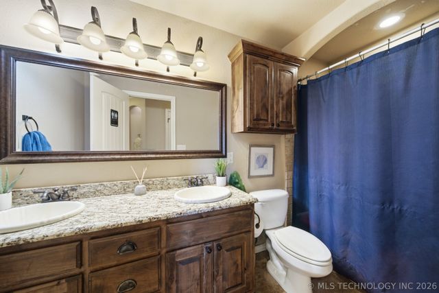 8416 N 76 East Avenue, Owasso, OK 74055