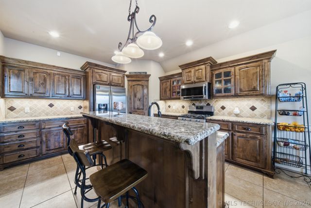 8416 N 76 East Avenue, Owasso, OK 74055