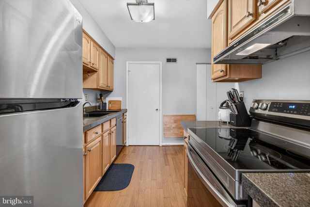 305-A KELLY COVE, Mount Laurel, NJ 08054