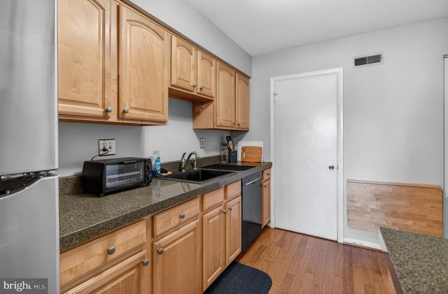 305-A KELLY COVE, Mount Laurel, NJ 08054