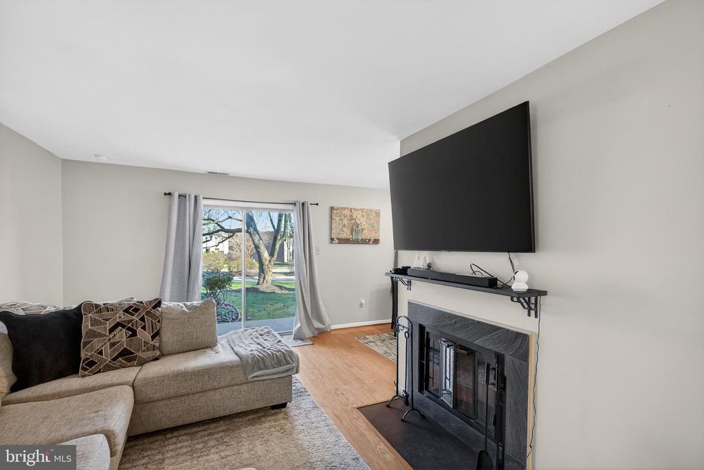 305-A KELLY COVE, Mount Laurel, NJ 08054