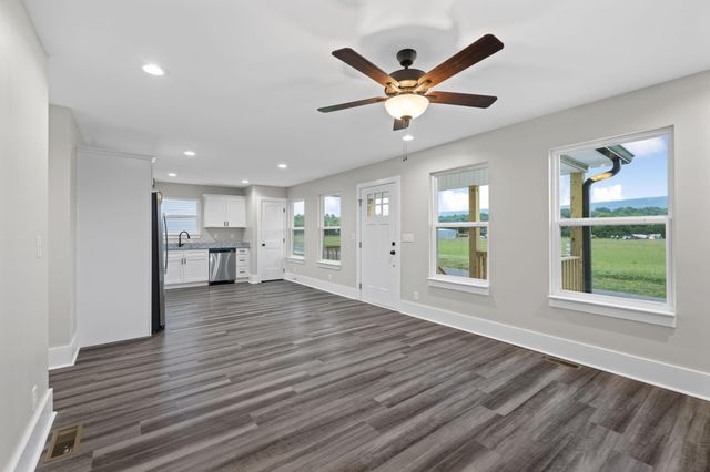 160 Galloway Airport Road, Dunlap, TN 37327