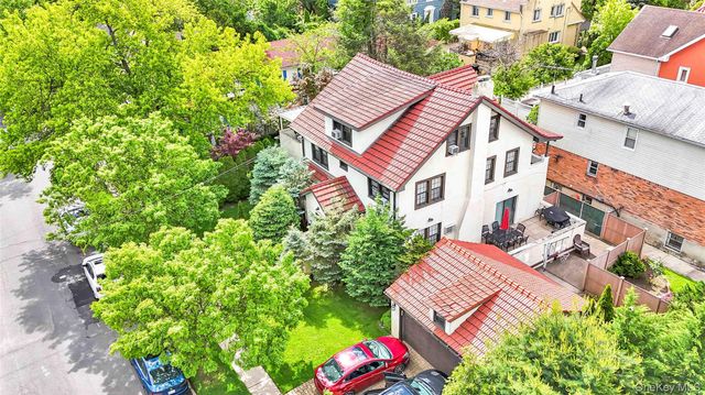 16008 12th Road, Beechhurst, NY 11357