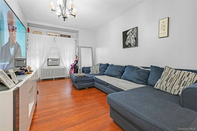 16008 12th Road, Beechhurst, NY 11357