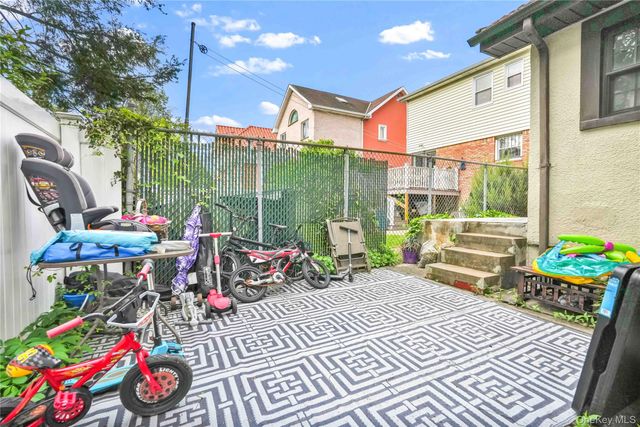 16008 12th Road, Beechhurst, NY 11357