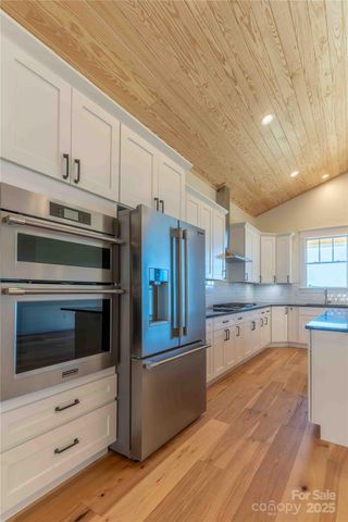 337 Maple Knoll Drive, Hendersonville, NC 28792