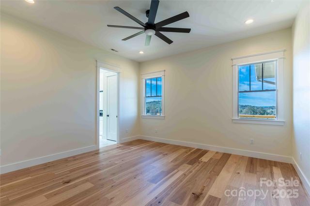 337 Maple Knoll Drive, Hendersonville, NC 28792