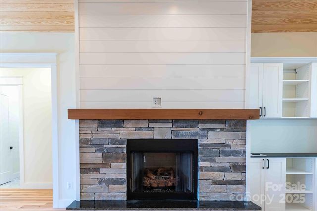 337 Maple Knoll Drive, Hendersonville, NC 28792