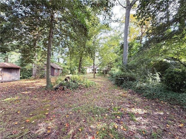 409 Cedar LN, Virginia Beach, VA 23452