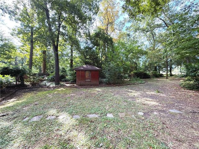 409 Cedar LN, Virginia Beach, VA 23452