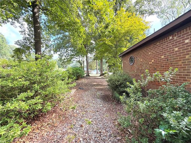409 Cedar LN, Virginia Beach, VA 23452