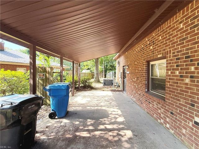 409 Cedar LN, Virginia Beach, VA 23452