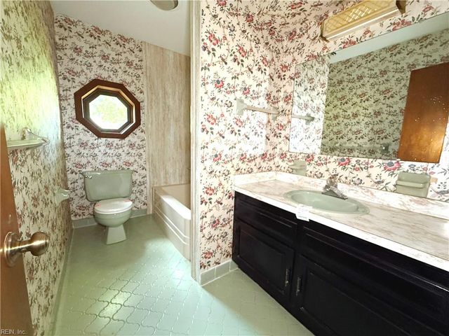 409 Cedar LN, Virginia Beach, VA 23452