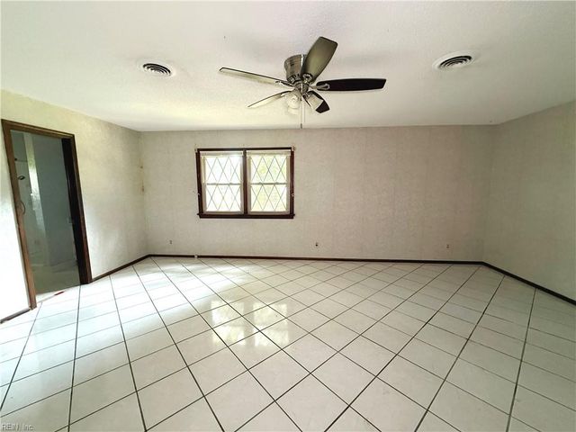 409 Cedar LN, Virginia Beach, VA 23452