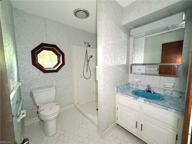 409 Cedar LN, Virginia Beach, VA 23452