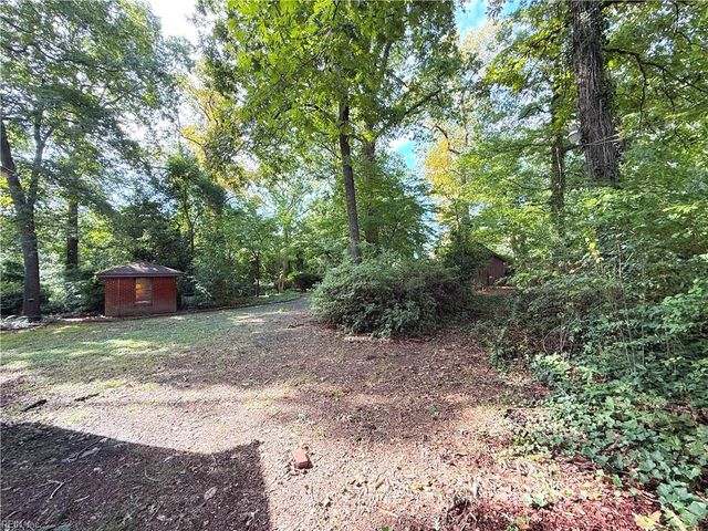 409 Cedar LN, Virginia Beach, VA 23452