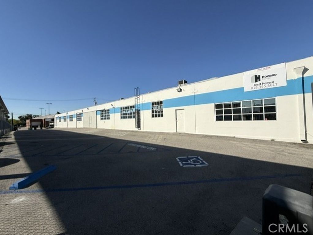 3210 W Vanowen Street, Burbank, CA 91505 — exterior