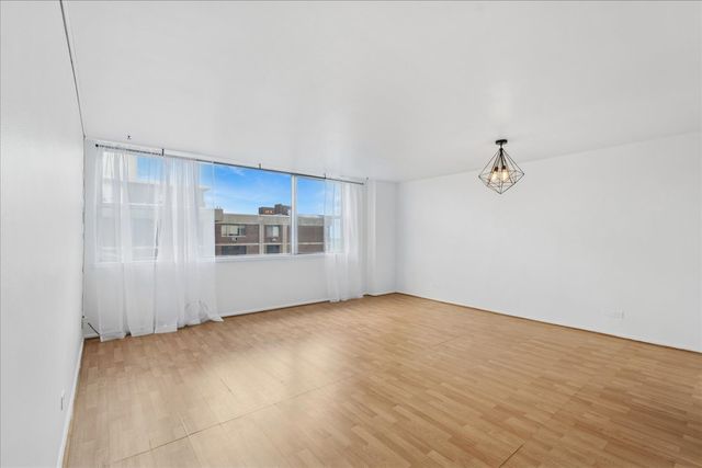 6301 N Sheridan Road 22D, Chicago, IL 60660